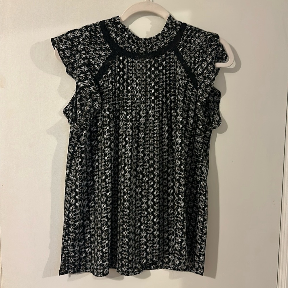 Floral loft flutter sleeve top